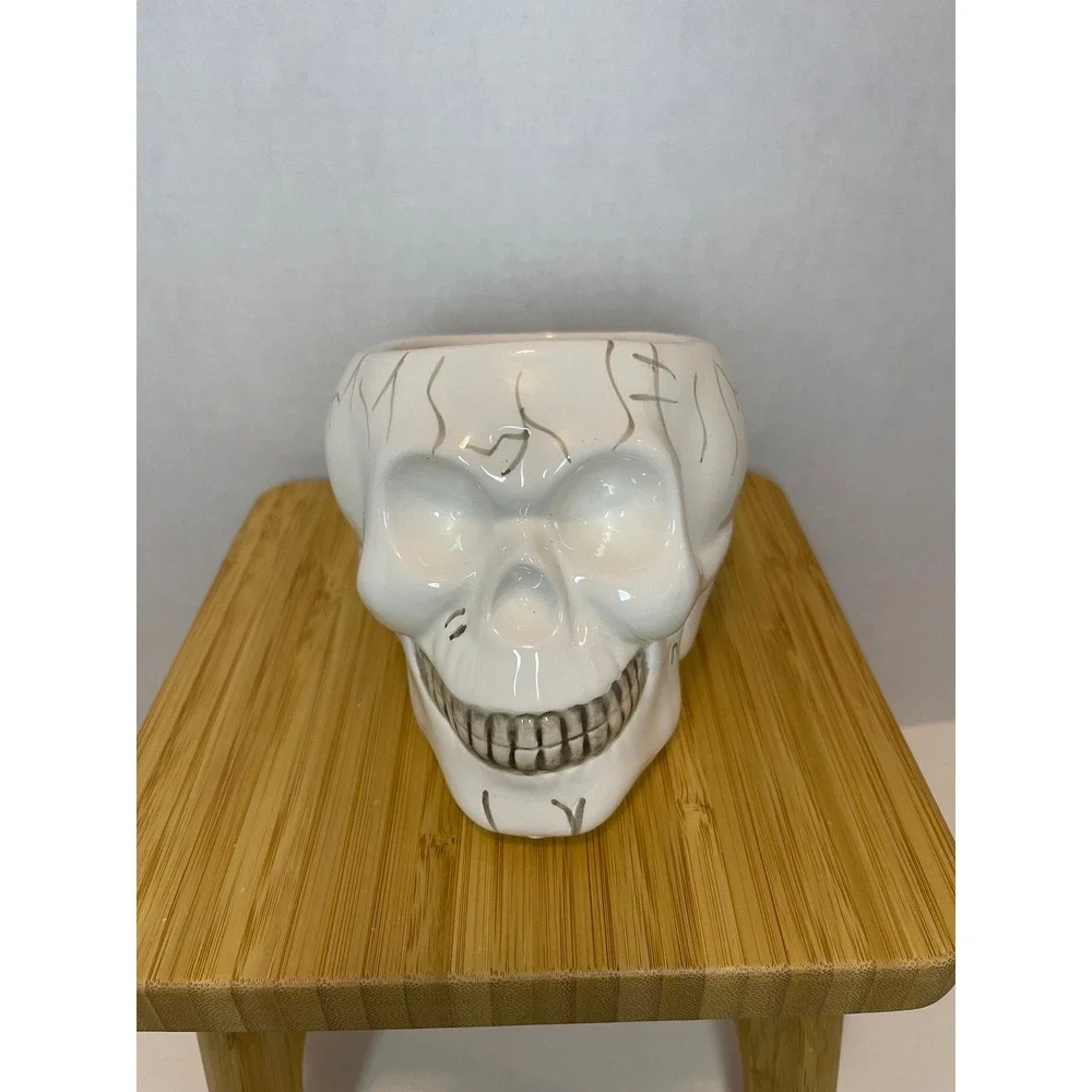 Royal Norfolk Ceramic‎ Skull Planter Candy Bowl Halloween Spooky Season